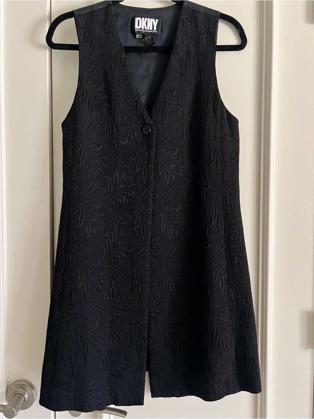 Vintage DKNY Black Sleeveless Textured tunic vest with V-Neck